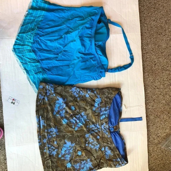 2 Pieces Lot Of Women Swimming Top Size 34C & Size L - Picture 2 of 7